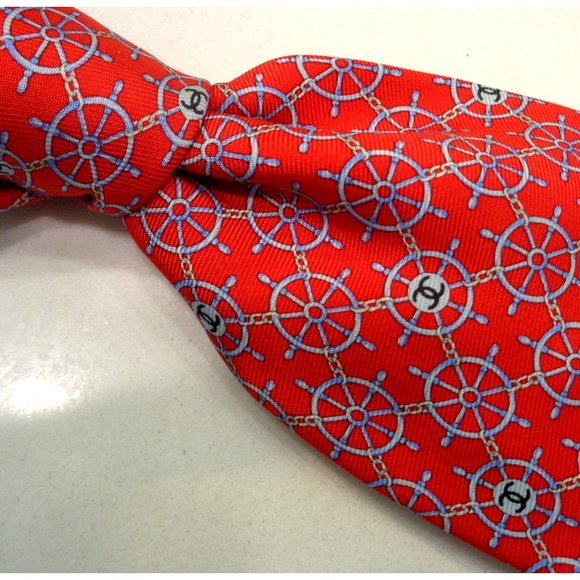 CHANEL DELICATE PURE SILK TIE HANDMADE IN ITALY - Picture 1 of 11